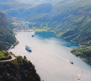 Путешествие в Норвегию на своём авто. Маршрут для автопутешествия по Норвегии. Особенности норвежских автотрасс. Кемпинги в Норвегии. Выбор сотового оператора для Норвегии