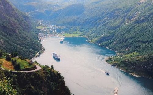 Путешествие в Норвегию на своём авто. Маршрут для автопутешествия по Норвегии. Особенности норвежских автотрасс. Кемпинги в Норвегии. Выбор сотового оператора для Норвегии