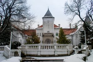 на новый год отправляйтесь в сербский замок фантаст