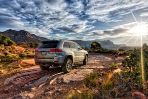 Сегодня многие туристы предпочитают путешествовать по миру на автомобиле.