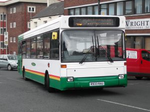 на автобусе добраться выгоднее, чем брать такси