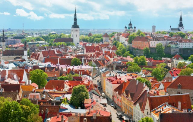 Что посмотреть  и где вкусно поесть в Эстонии. Мобильная связь в роуминге.