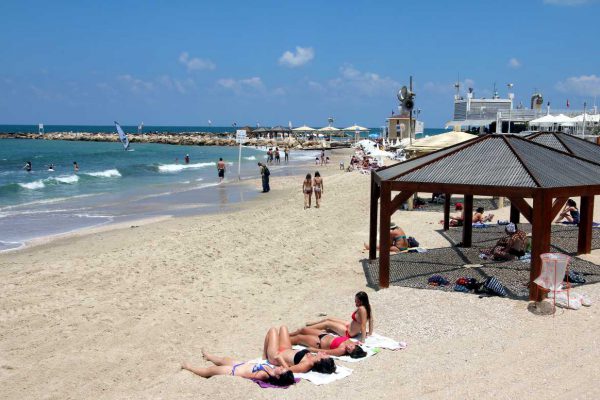 Пять способов сэкономить на отдыхе в Израиле