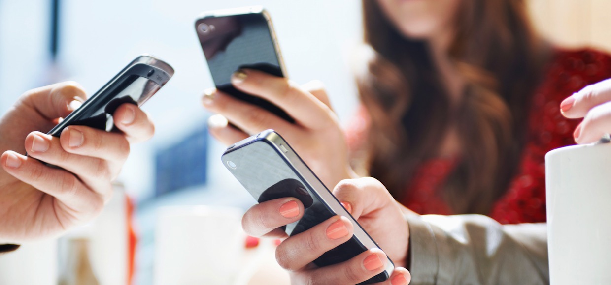 Россияне меньше используют услуги международного роуминга от «родных» сотовых операторов