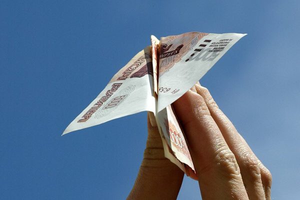 Экономим на роуминге: 4 способа не тратить много на связь за границей