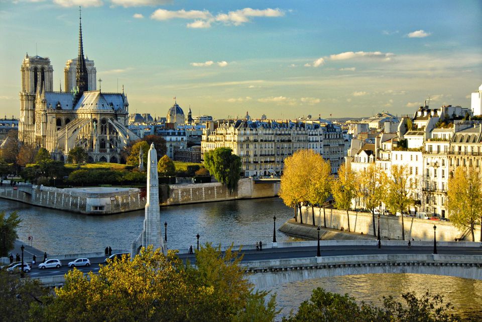 Недорогая связь в Париже: выбор сим-карты до отъезда