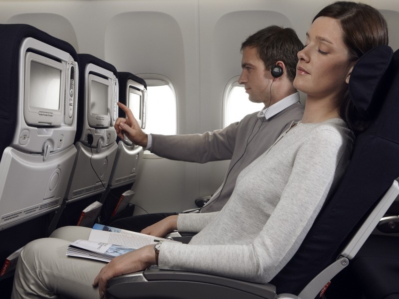 в самолете, Интернет за границей от Orange