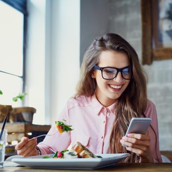 Мобильный интернет и звонки из Европы в Россию недорого