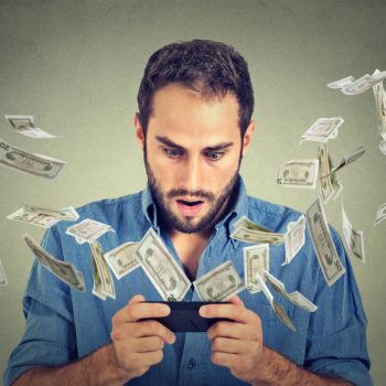 Как сэкономить на услугах роуминга в Европе и распознать взлом смартфона?