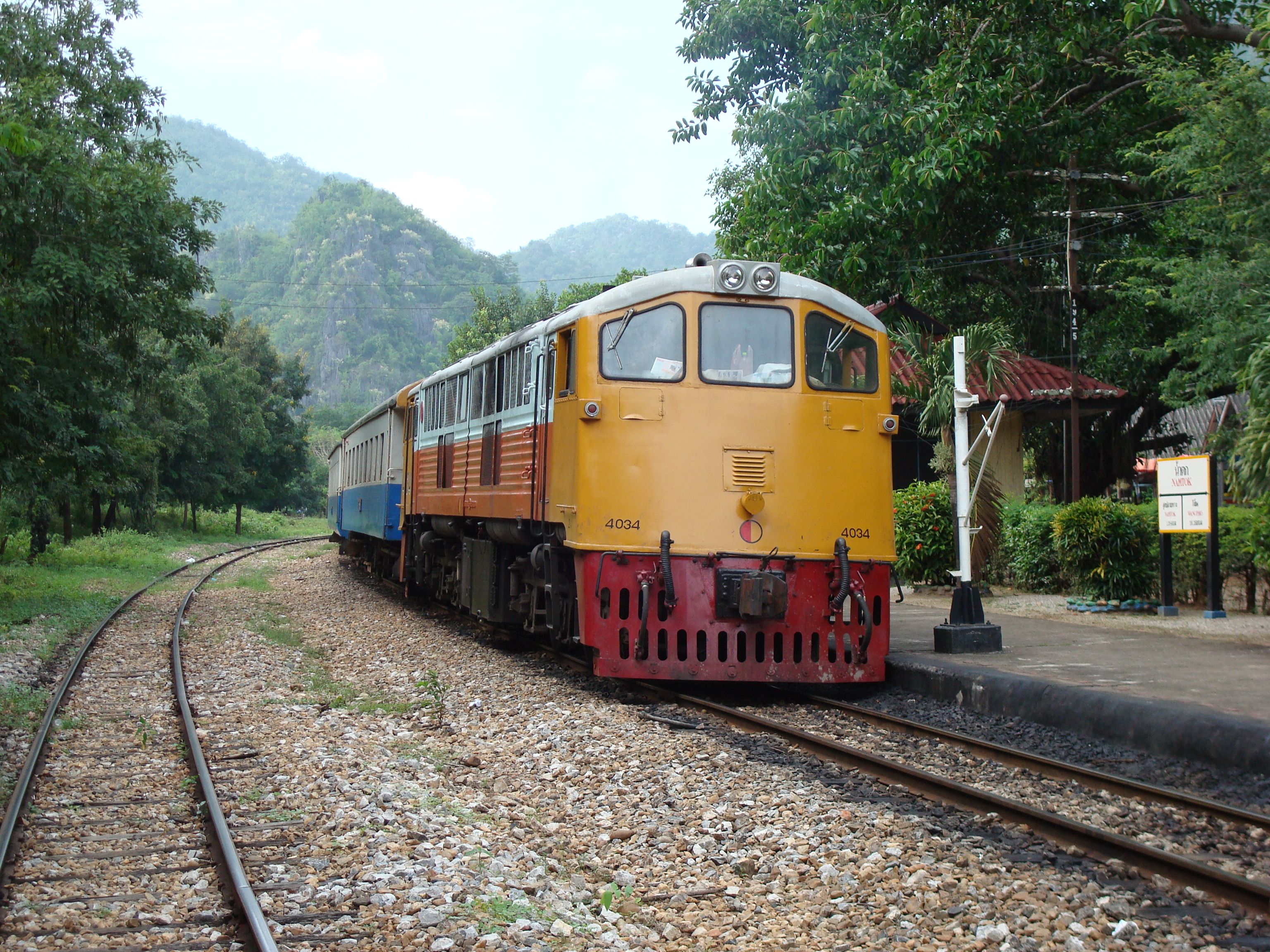 Что нужно знать туристам о старинном паровозе в Таиланде
