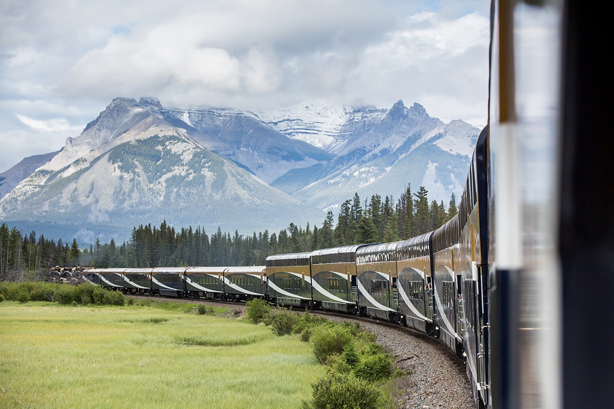 Rocky Mountaineer Топ-5 роскошных поездов для туристов