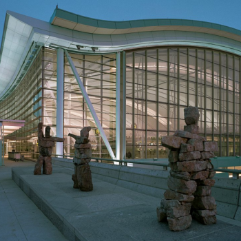 Почему в аэропорту Торонто туристам лучше не надеяться на бесплатный Wi-Fi?