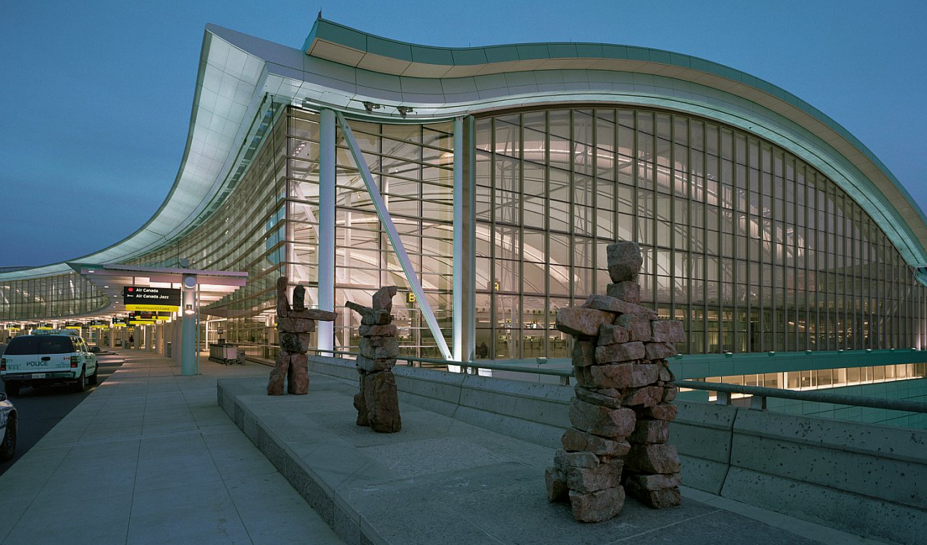 Почему в аэропорту Торонто туристам лучше не надеяться на бесплатный Wi-Fi?