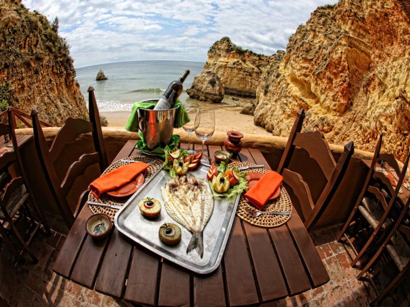 Выбираем выгодный тариф для отдыха в Португалии в августе