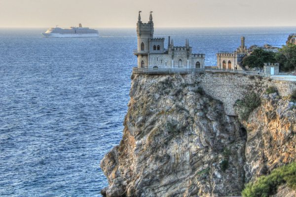 Отмена роуминга в России началась, но в Крыму все будет по-прежнему?