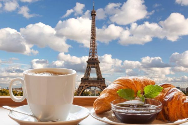 Где в центре Парижа можно пообедать вкусно и недорого?