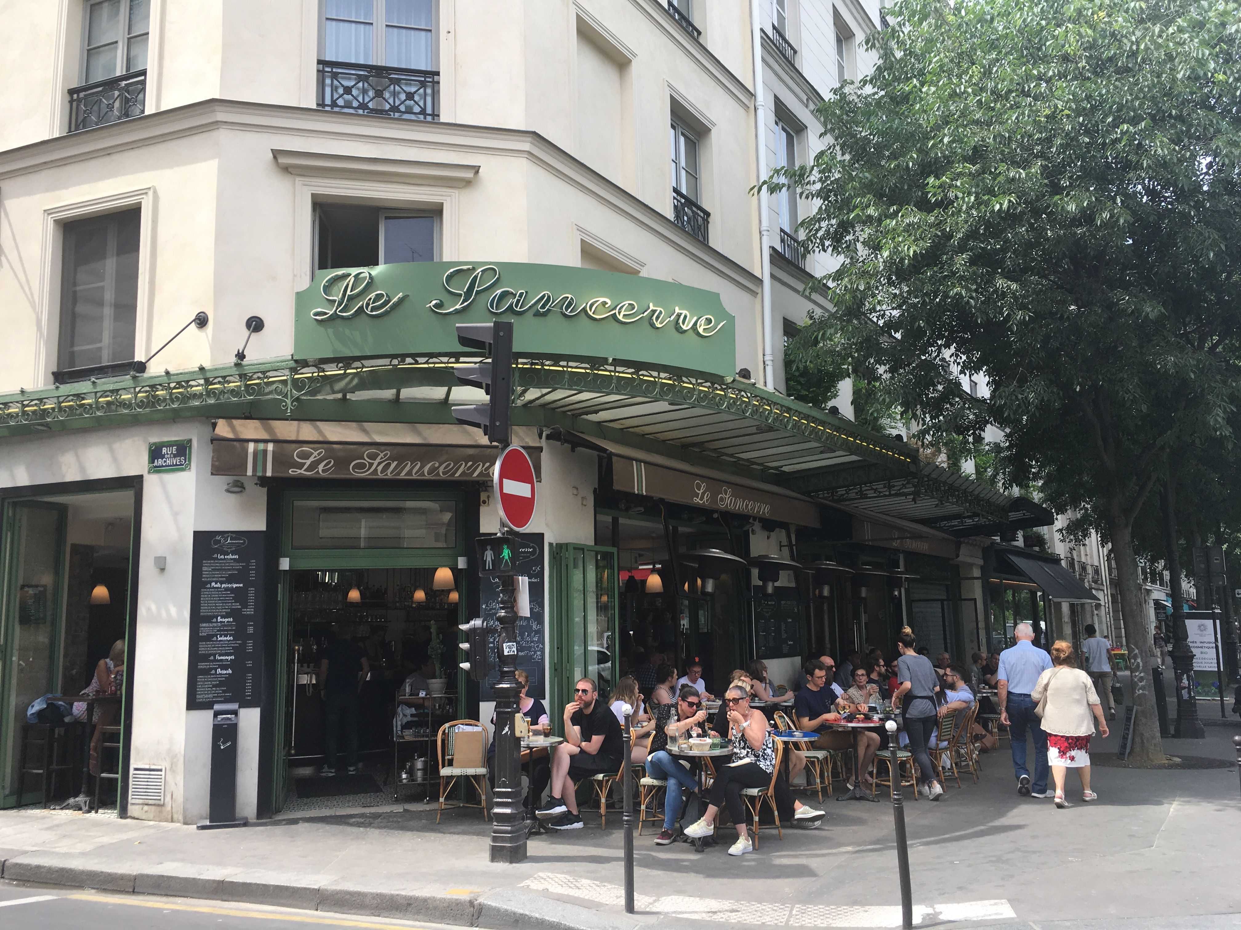 Топ-5 бюджетных кафе в центре Парижа