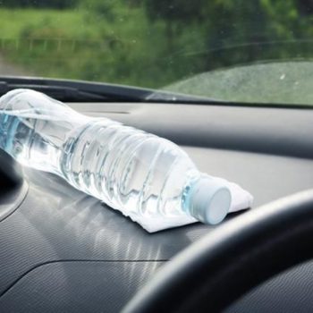 Обычные вещи, которые небезопасно оставлять в салоне авто