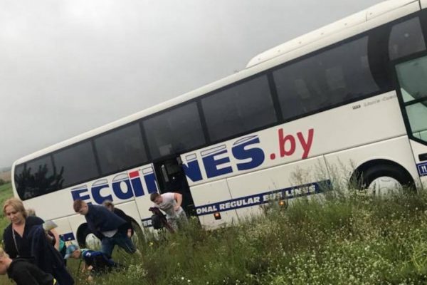 Правила выживания в автобусном туре – как действовать, если столкновение на дороге неизбежно?