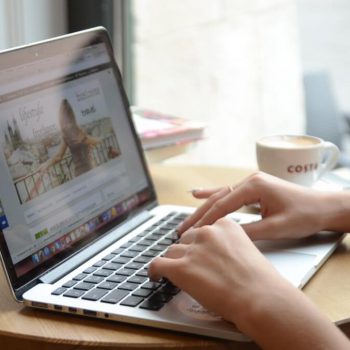 Как стать успешным блогером-путешественником и сэкономить на Интернете за границей?