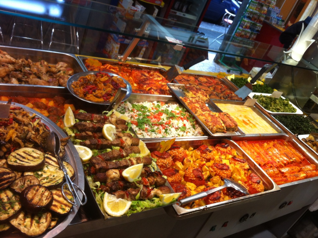 Как бюджетно питаться в путешествиях и экономить на еде