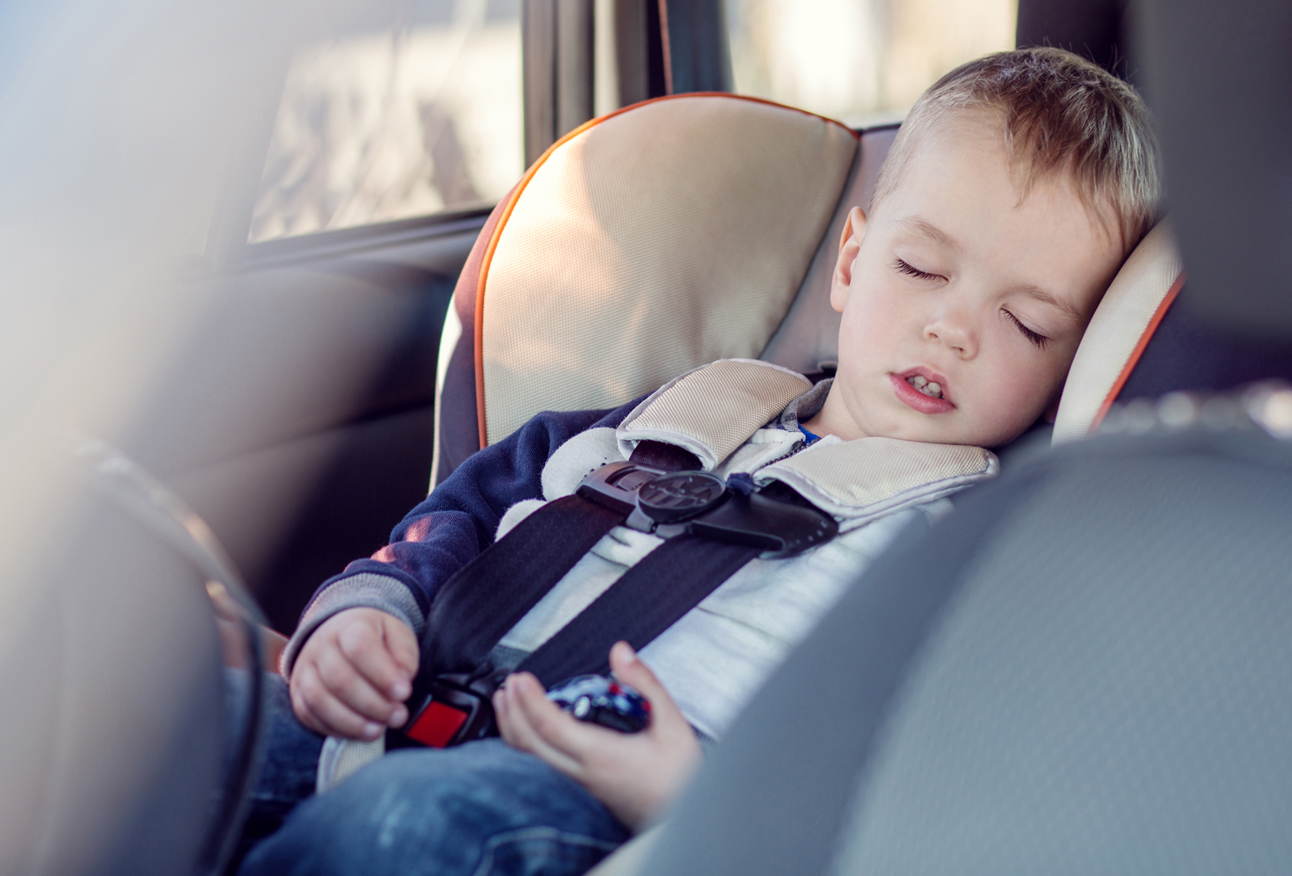 Внимание! Безопасность при путешествии с ребенком на машине