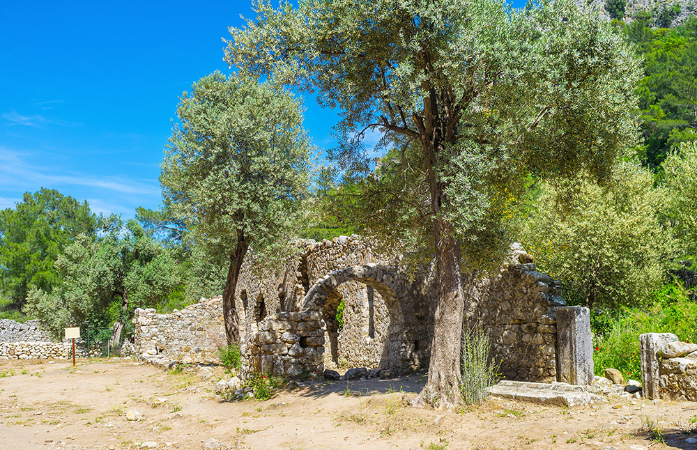 Руины древнего города Олимпос