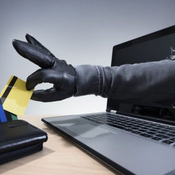 Вы ищете дешевые билеты и жилье Кибер-мошенники охотятся за тобой