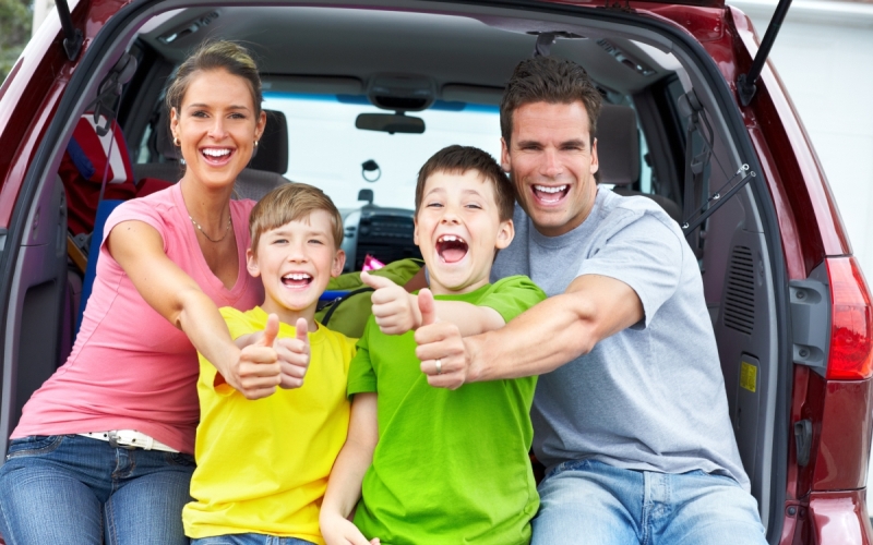 Путешествие со взрослым ребенком в машине