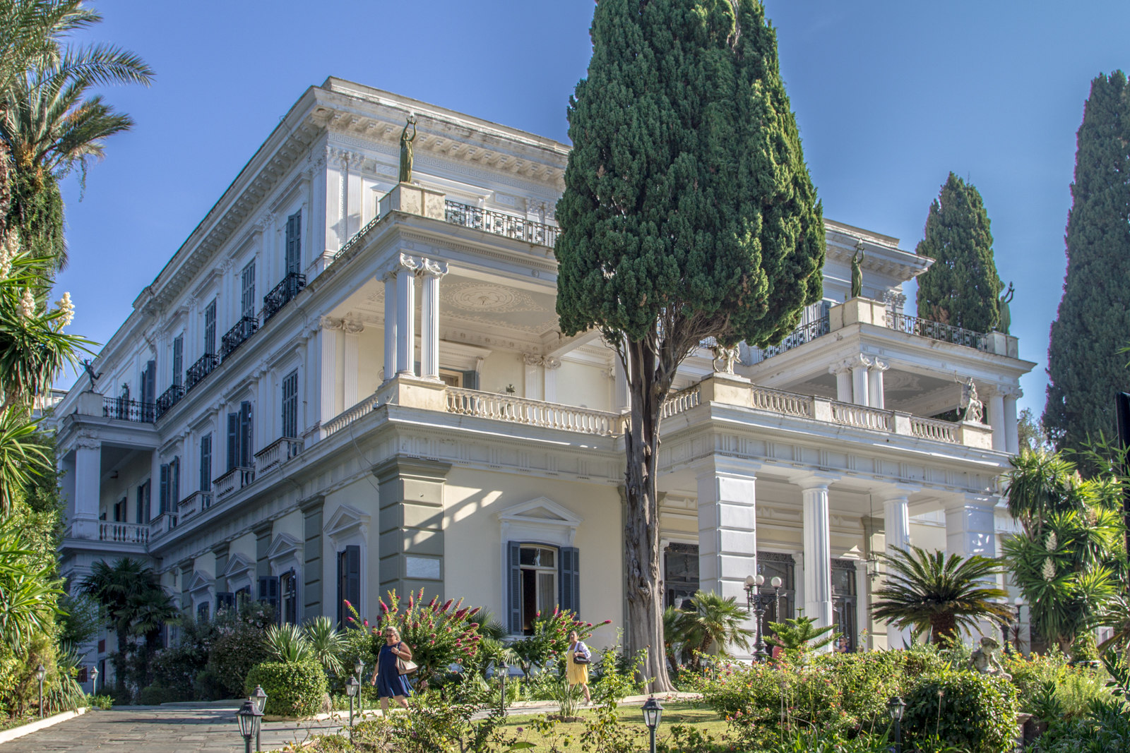 Ахиллион дворец