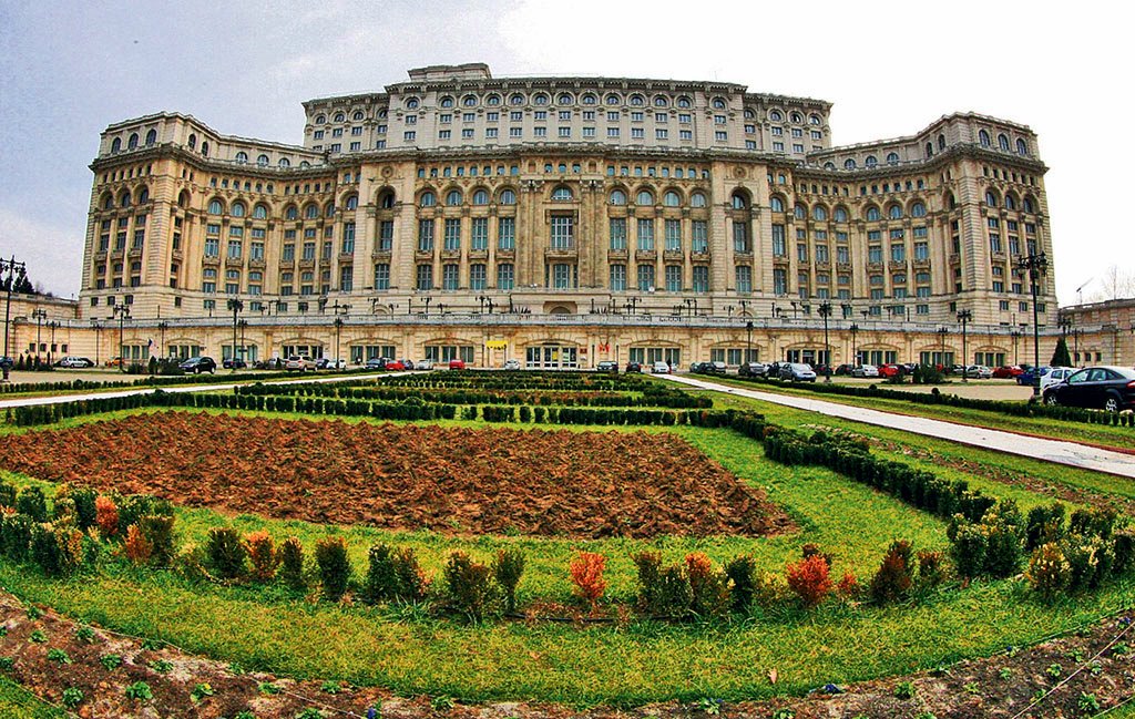 Дворец парламента (румынский: Palatul Parlamentului)