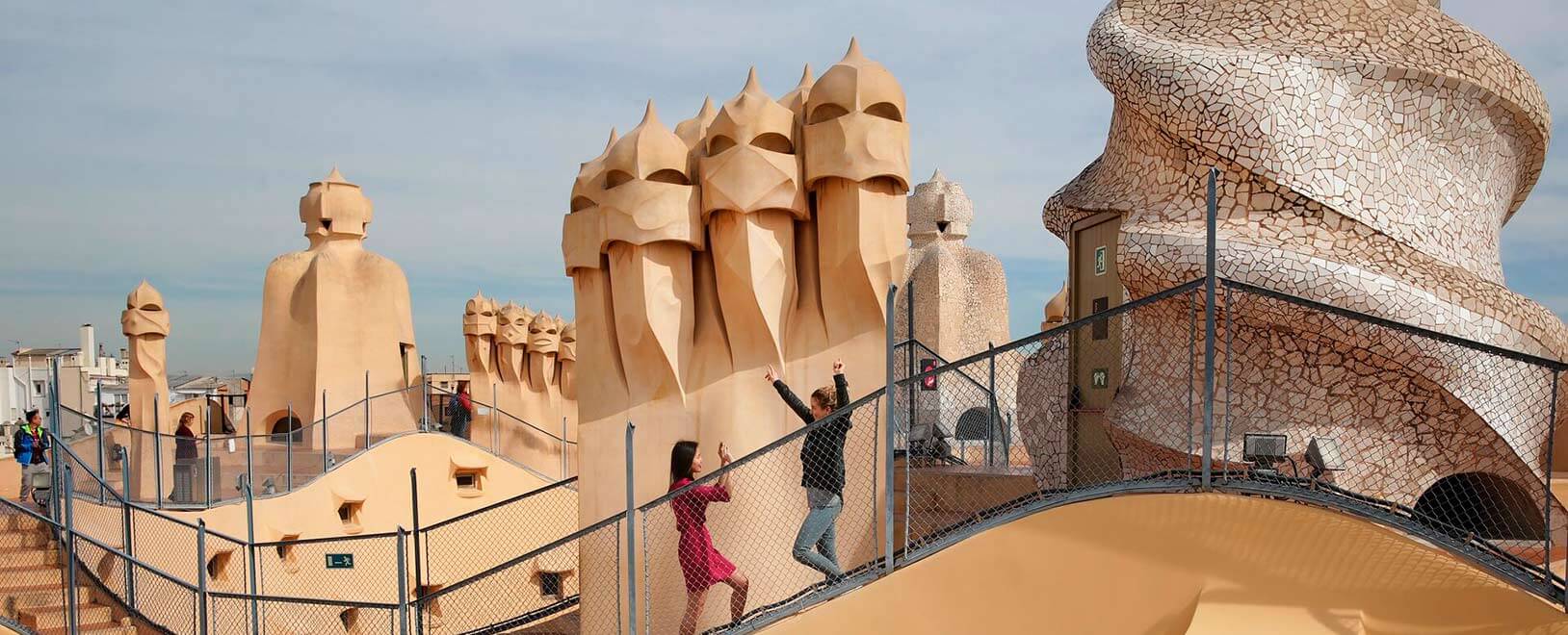 Памятники в Барселоне. Parque Güell и необычный Дом Мила
