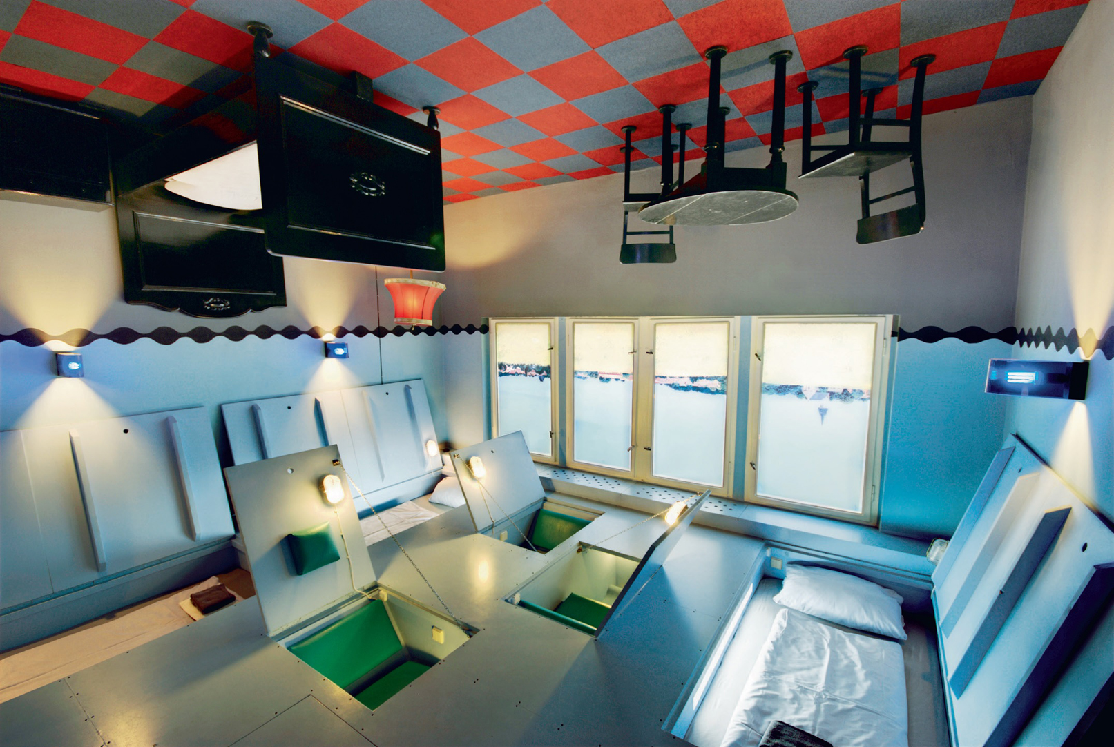 Propeller Island City Lodge