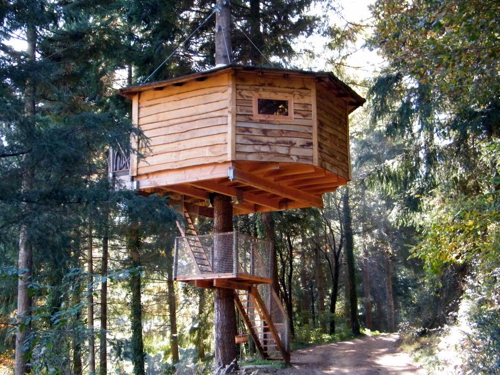 Cabanes Als Arbres, Сант-Илари-Сакальм, Каталония